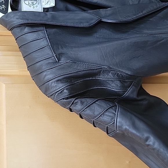 Vintage 80's lamb leather jacket - Picture 7 of 9